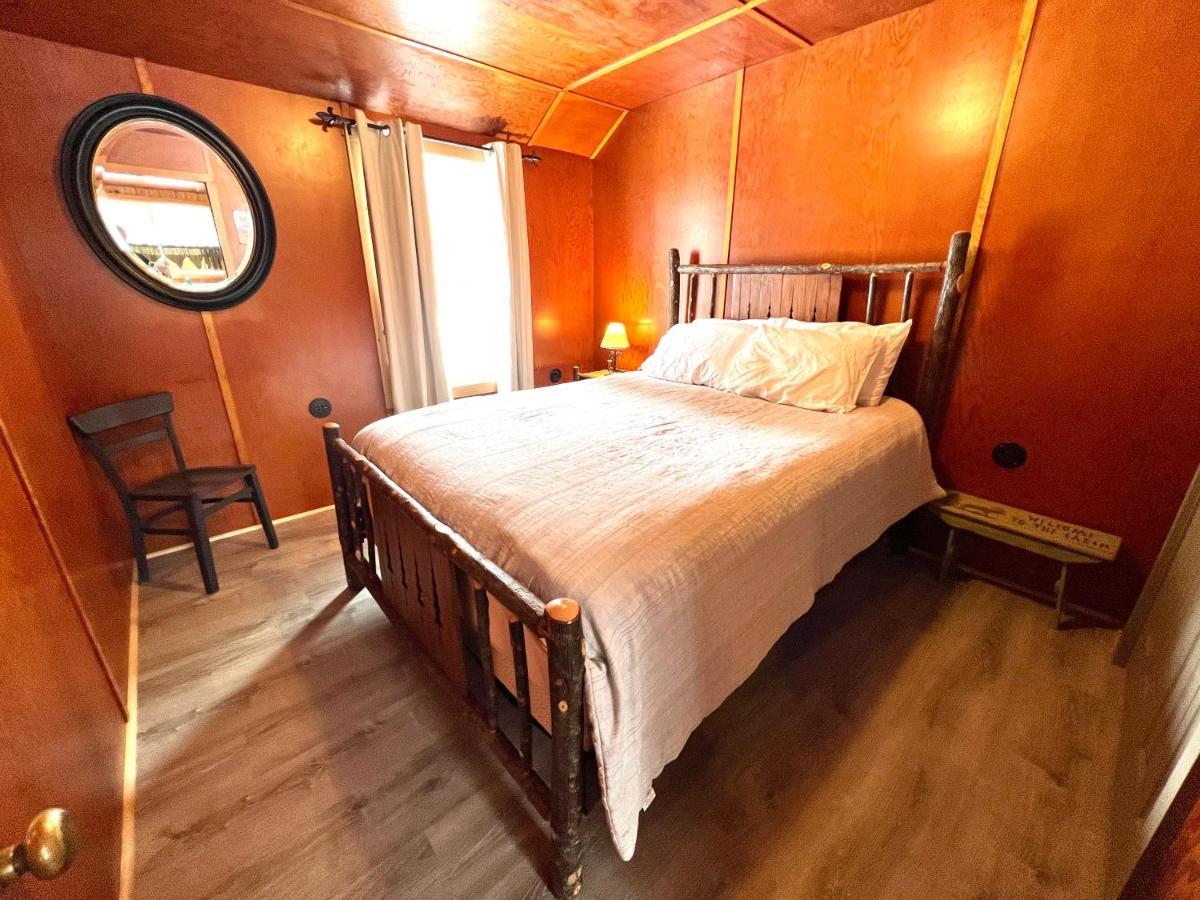 Adirondack Lake Cabins Hotel Indian Lake Luaran gambar